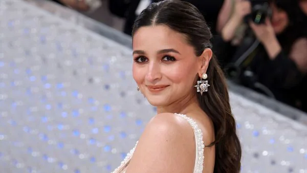 Alia Bhatt Net Worth